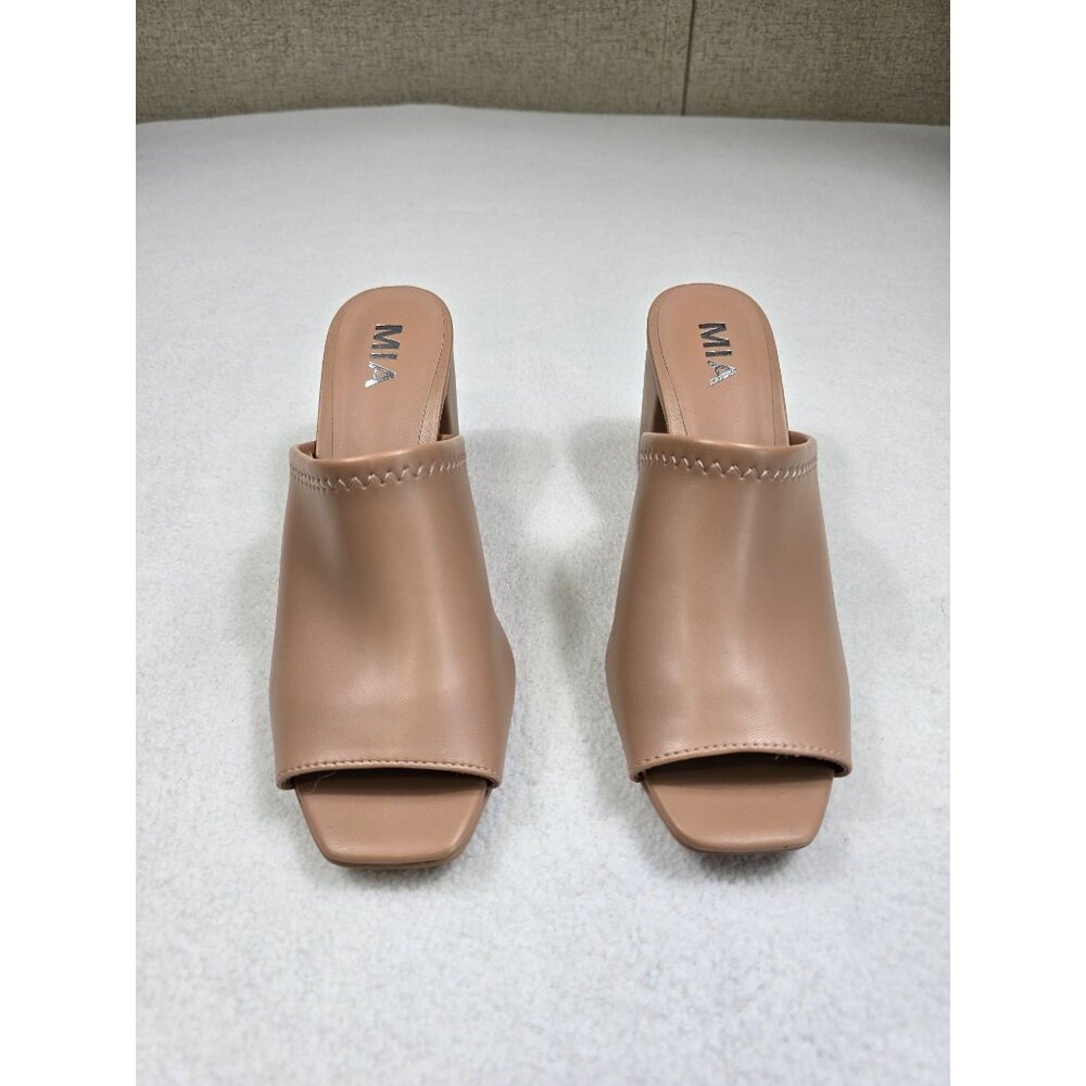 NEW MIA Womens Peep Toe Block Heel Mules Size 6.5 Beige